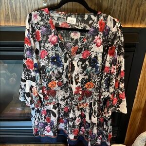 LuLaRoe Black and White 3/4 Sleeve Boxy Cover Up